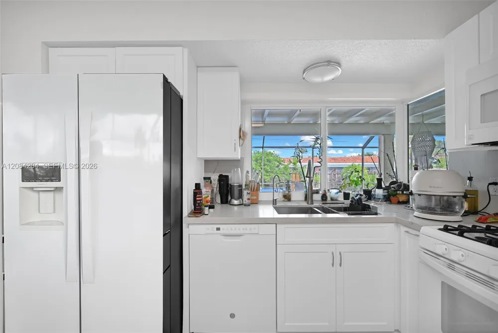 2211 SW 98th Pl Miami, FL 33165