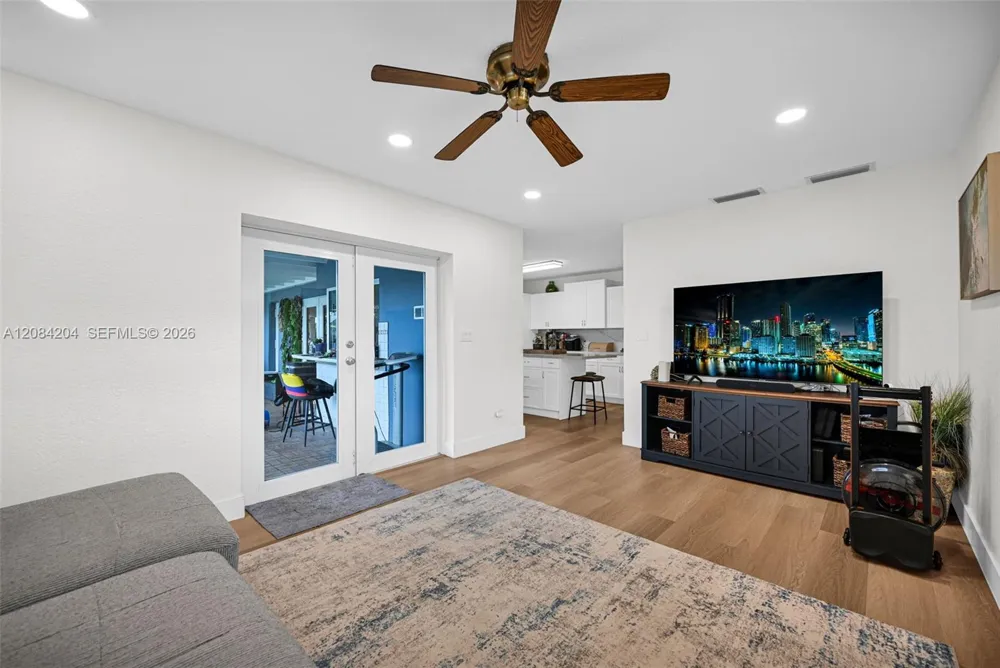 2211 SW 98th Pl Miami, FL 33165