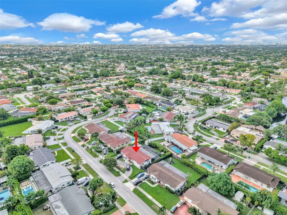 2211 SW 98th Pl Miami, FL 33165