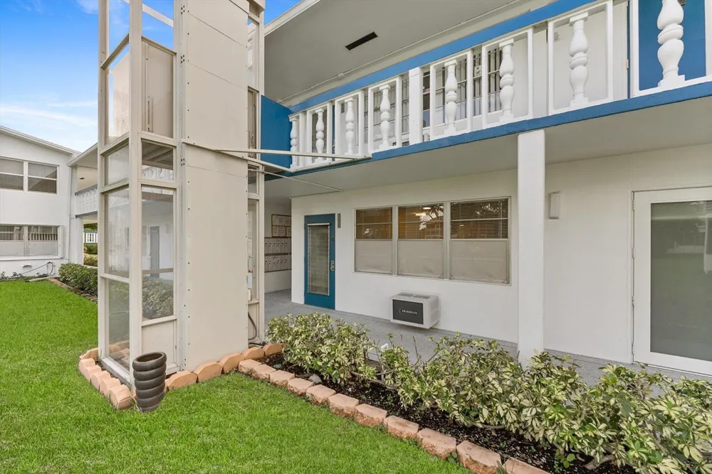 398 Tilford S Deerfield Beach, FL 33442