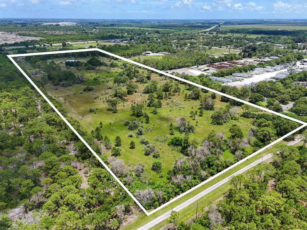 425 FFA ROAD Fort Pierce, FL 34945