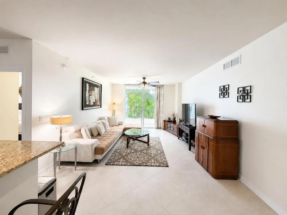 625 Casa Loma Boulevard #609 Boynton Beach, FL 33435