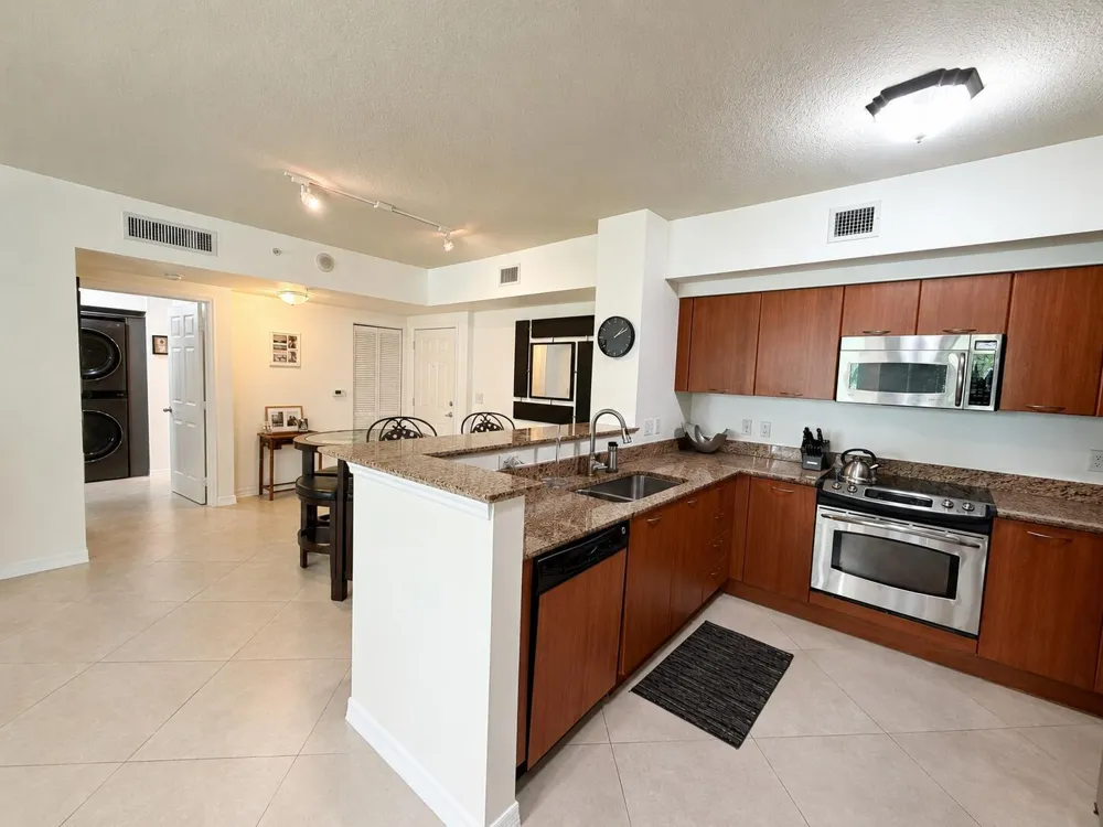 625 Casa Loma Boulevard #609 Boynton Beach, FL 33435