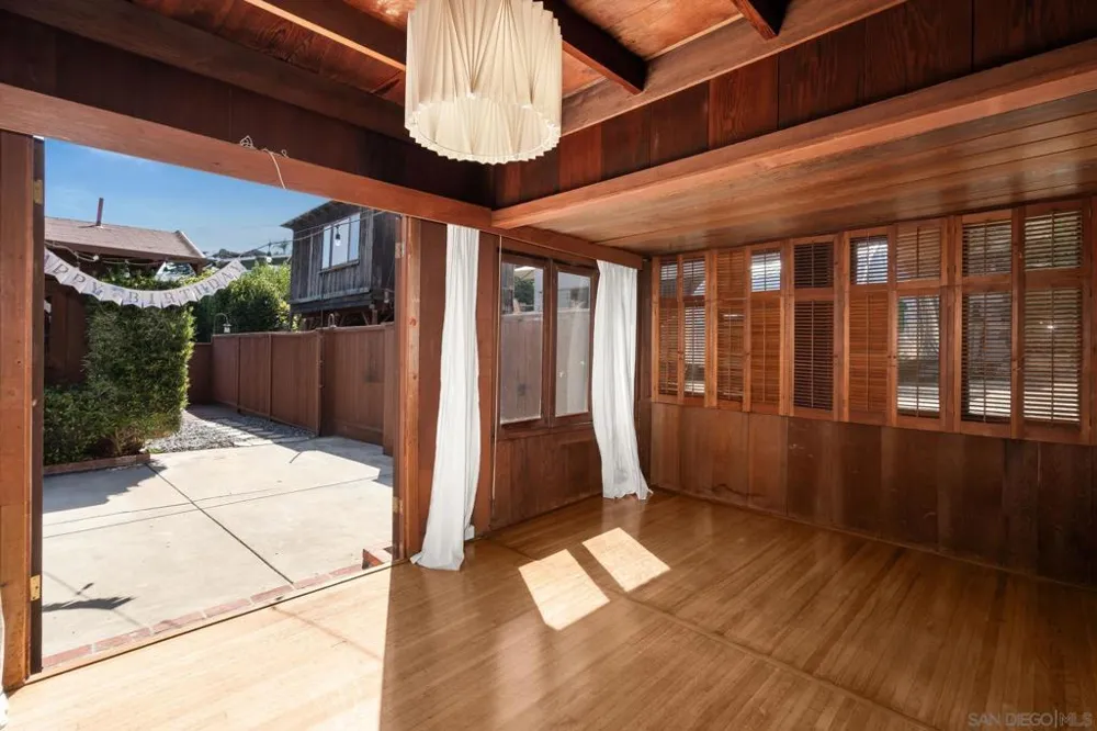 4277 Jackdaw San Diego, CA 92103