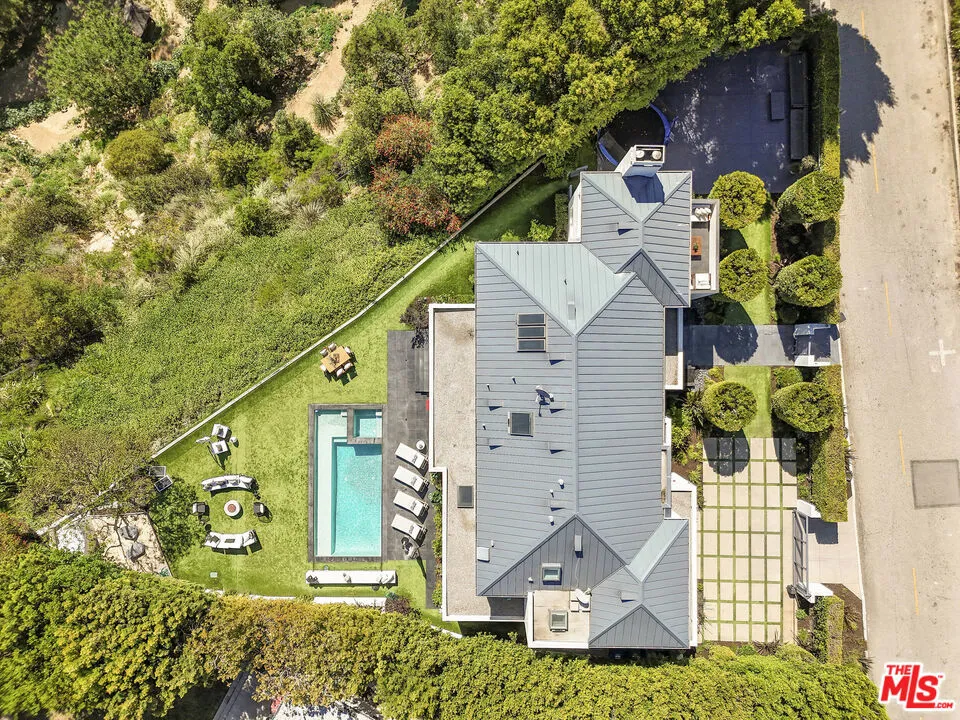 1116 Linda Flora Drive Los Angeles, CA 90049