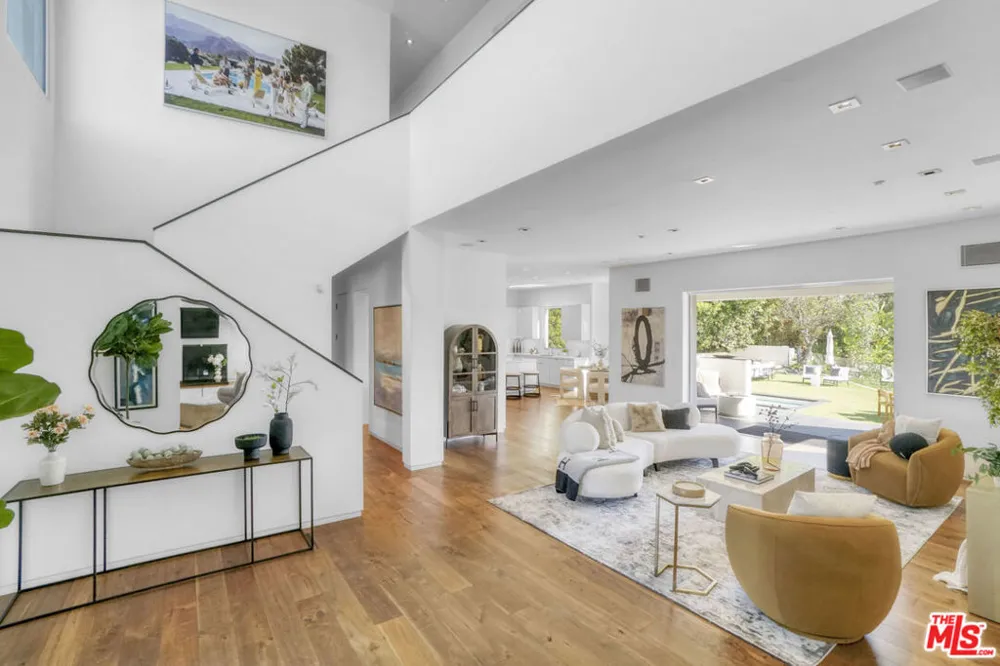 1116 Linda Flora Drive Los Angeles, CA 90049