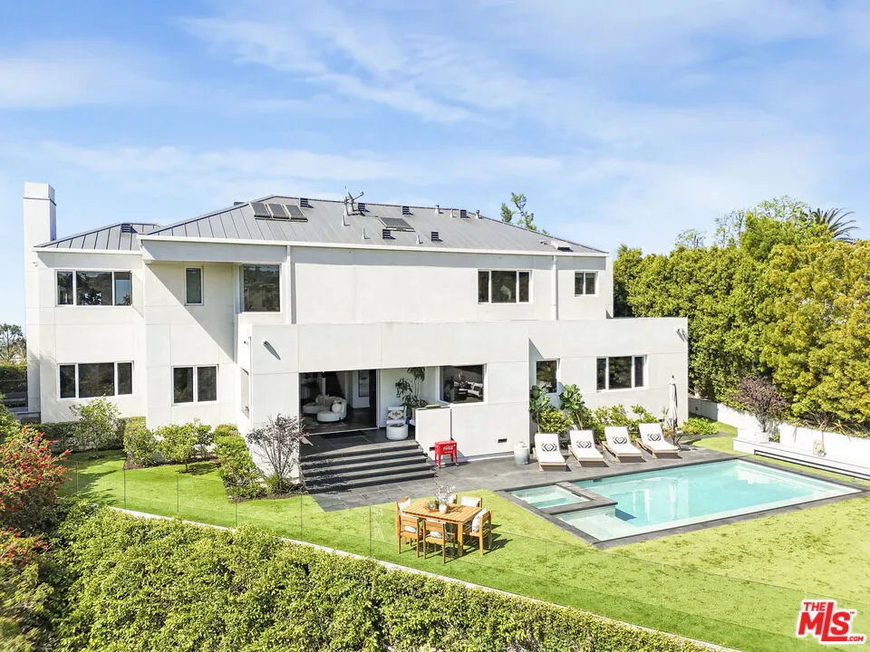 1116 Linda Flora Drive Los Angeles, CA 90049