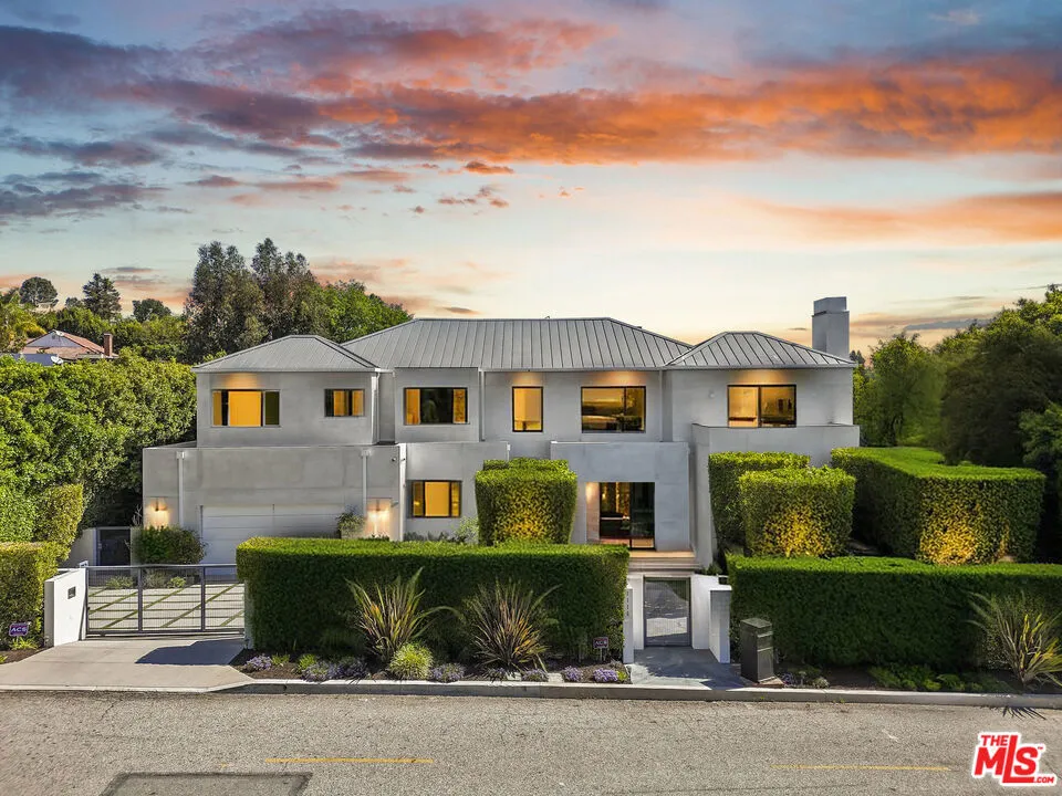 1116 Linda Flora Drive Los Angeles, CA 90049