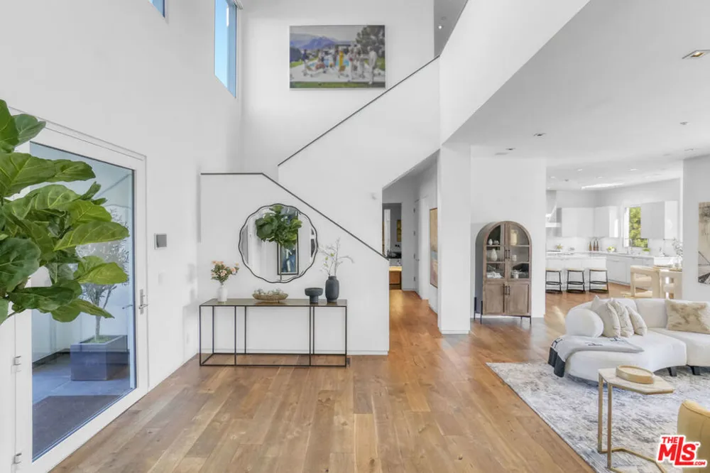 1116 Linda Flora Drive Los Angeles, CA 90049