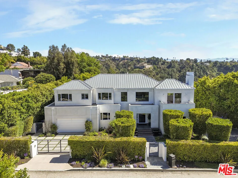 1116 Linda Flora Drive Los Angeles, CA 90049