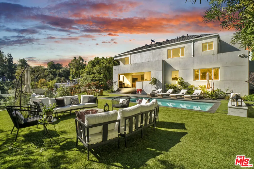 1116 Linda Flora Drive Los Angeles, CA 90049