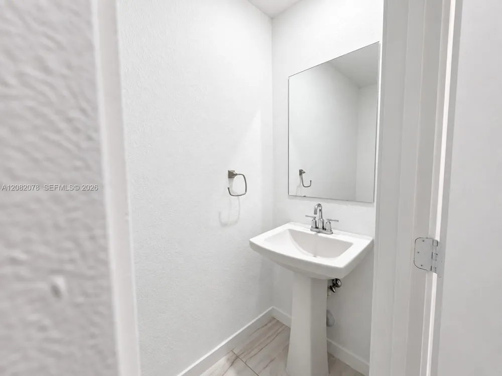 2419 SE 11th St Homestead, FL 33035