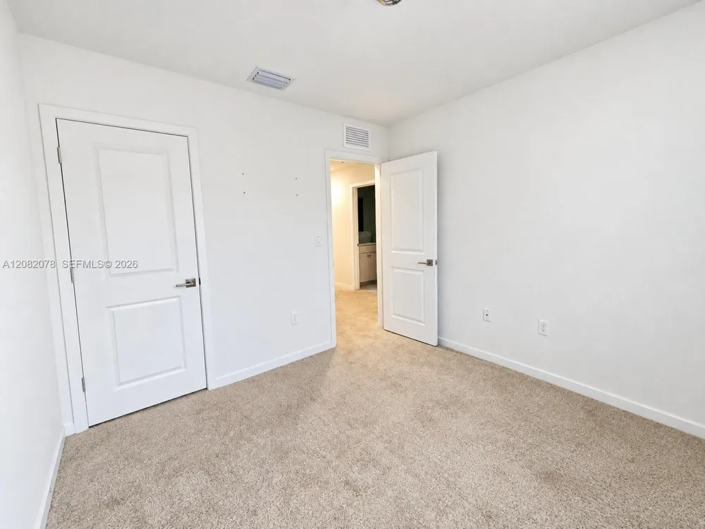 2419 SE 11th St Homestead, FL 33035