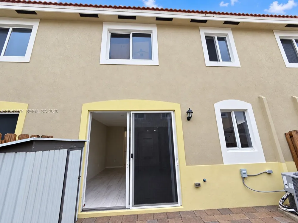 2419 SE 11th St Homestead, FL 33035