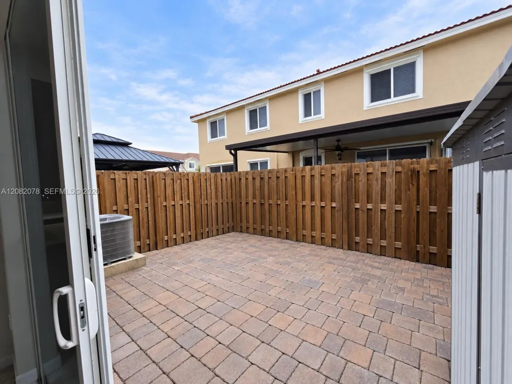 2419 SE 11th St Homestead, FL 33035