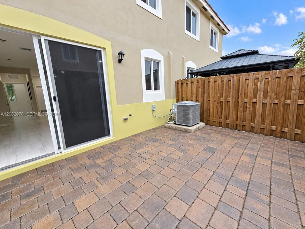 2419 SE 11th St Homestead, FL 33035