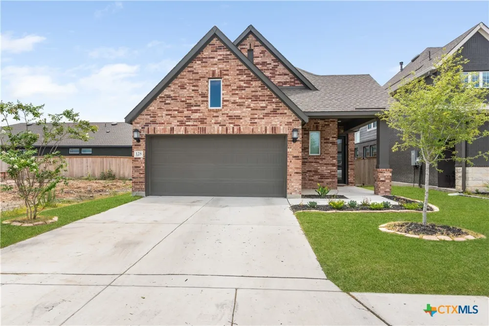 128 Radnor Road New Braunfels, TX 78130
