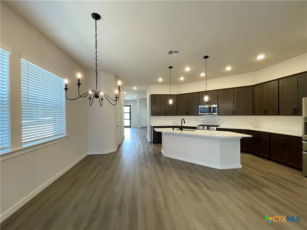128 Radnor Road New Braunfels, TX 78130