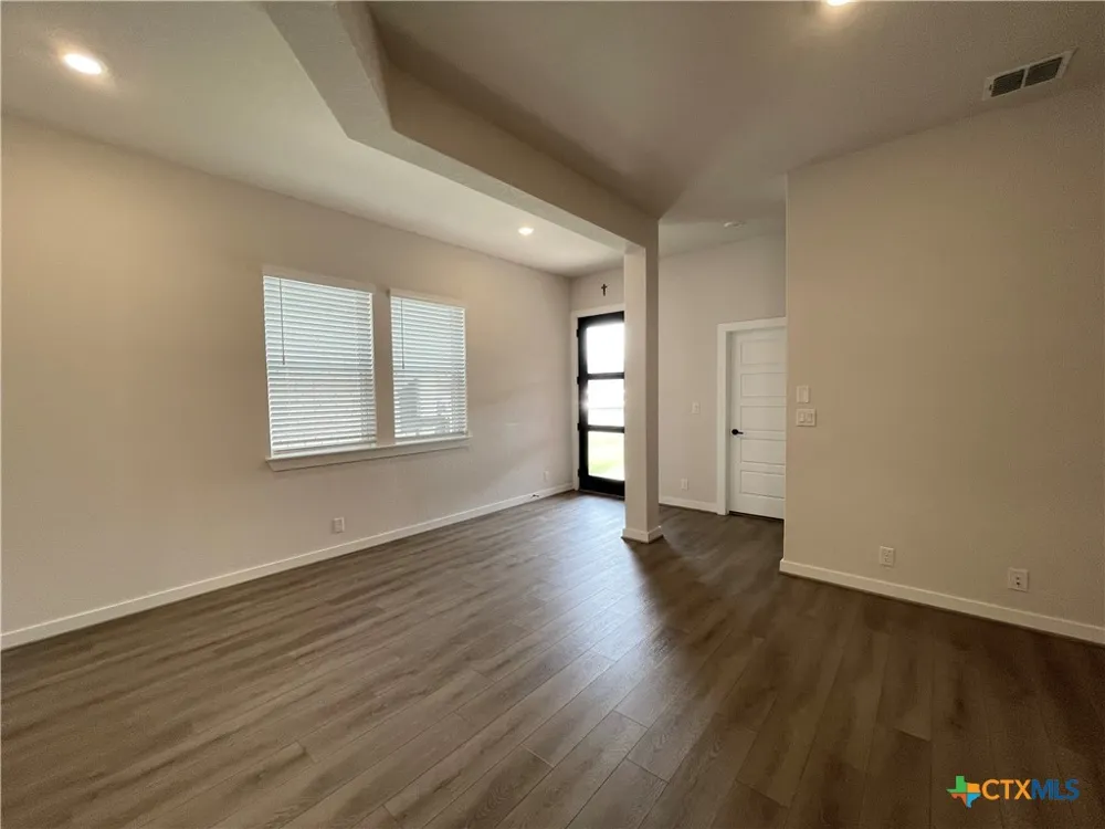 128 Radnor Road New Braunfels, TX 78130