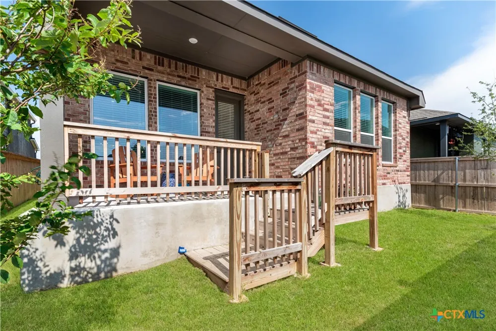 128 Radnor Road New Braunfels, TX 78130
