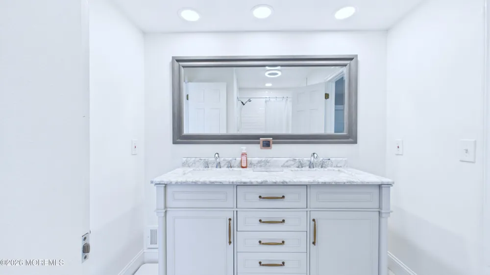 53 Cumberland Drive Brick, NJ 08723