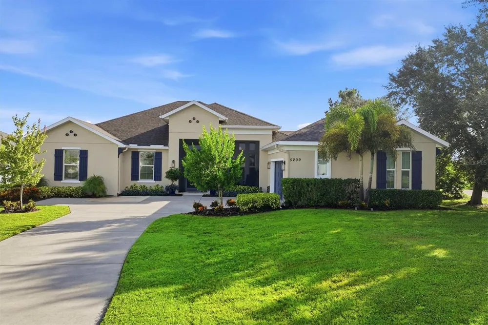 5209 LAKE VENICE DRIVE Wimauma, FL 33598