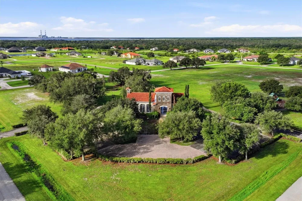 5209 LAKE VENICE DRIVE Wimauma, FL 33598