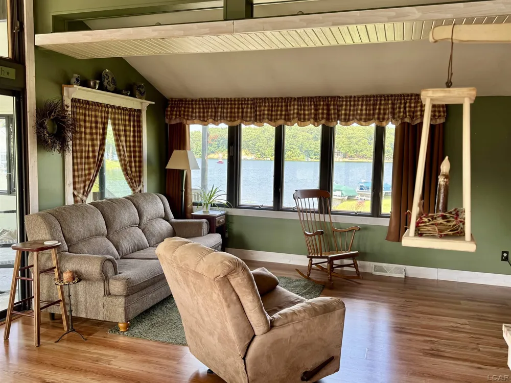 11262 Sauk Lane Somerset Township, MI 49249