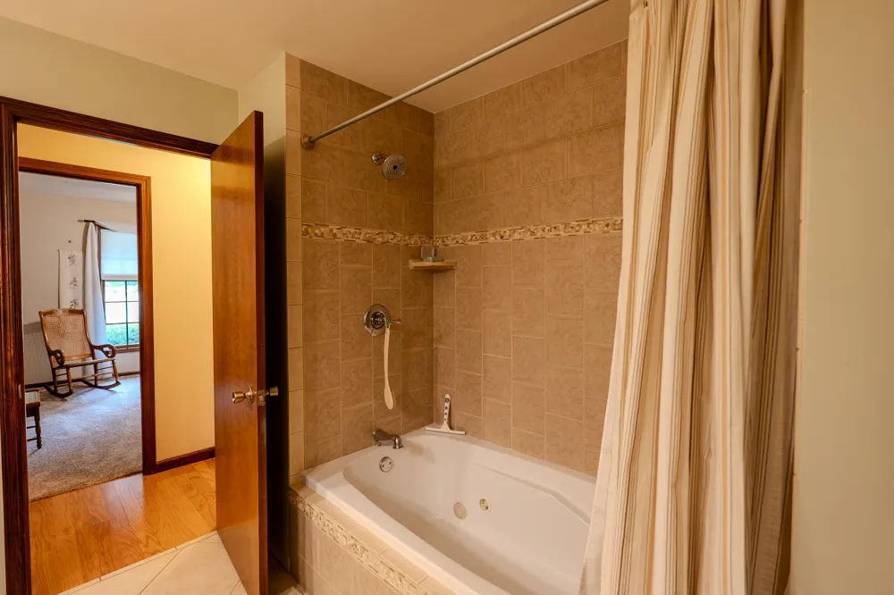 908 Wooded Lane Marshall City, MI 49068