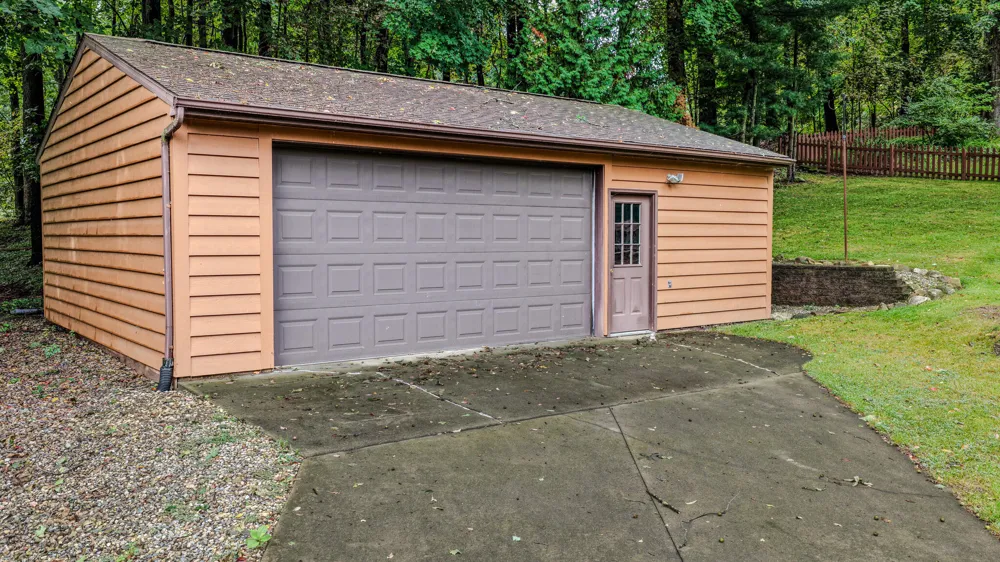 908 Wooded Lane Marshall City, MI 49068