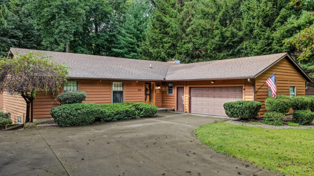 908 Wooded Lane Marshall City, MI 49068