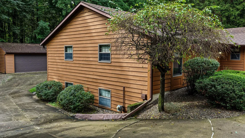 908 Wooded Lane Marshall City, MI 49068