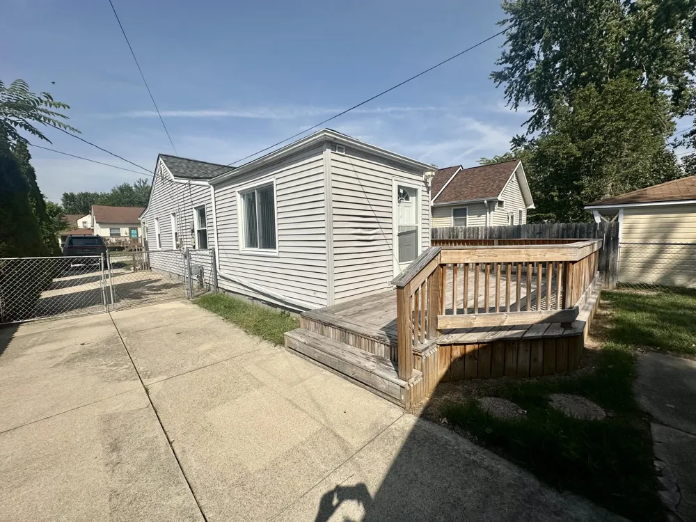 22464 Rein Avenue Eastpointe City, MI 48021