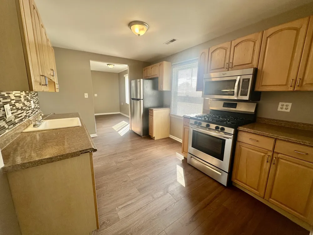 22464 Rein Avenue Eastpointe City, MI 48021