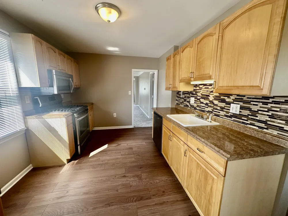 22464 Rein Avenue Eastpointe City, MI 48021