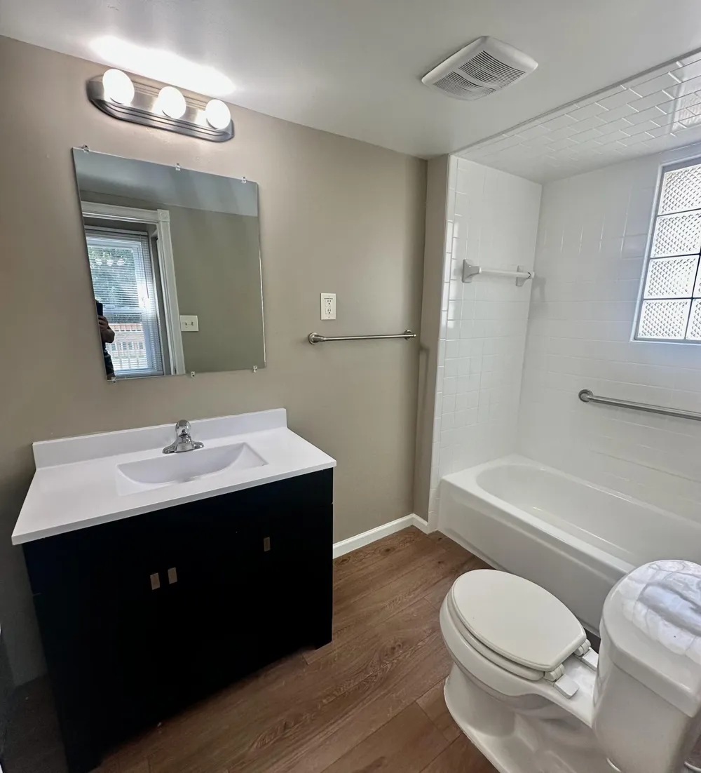 22464 Rein Avenue Eastpointe City, MI 48021