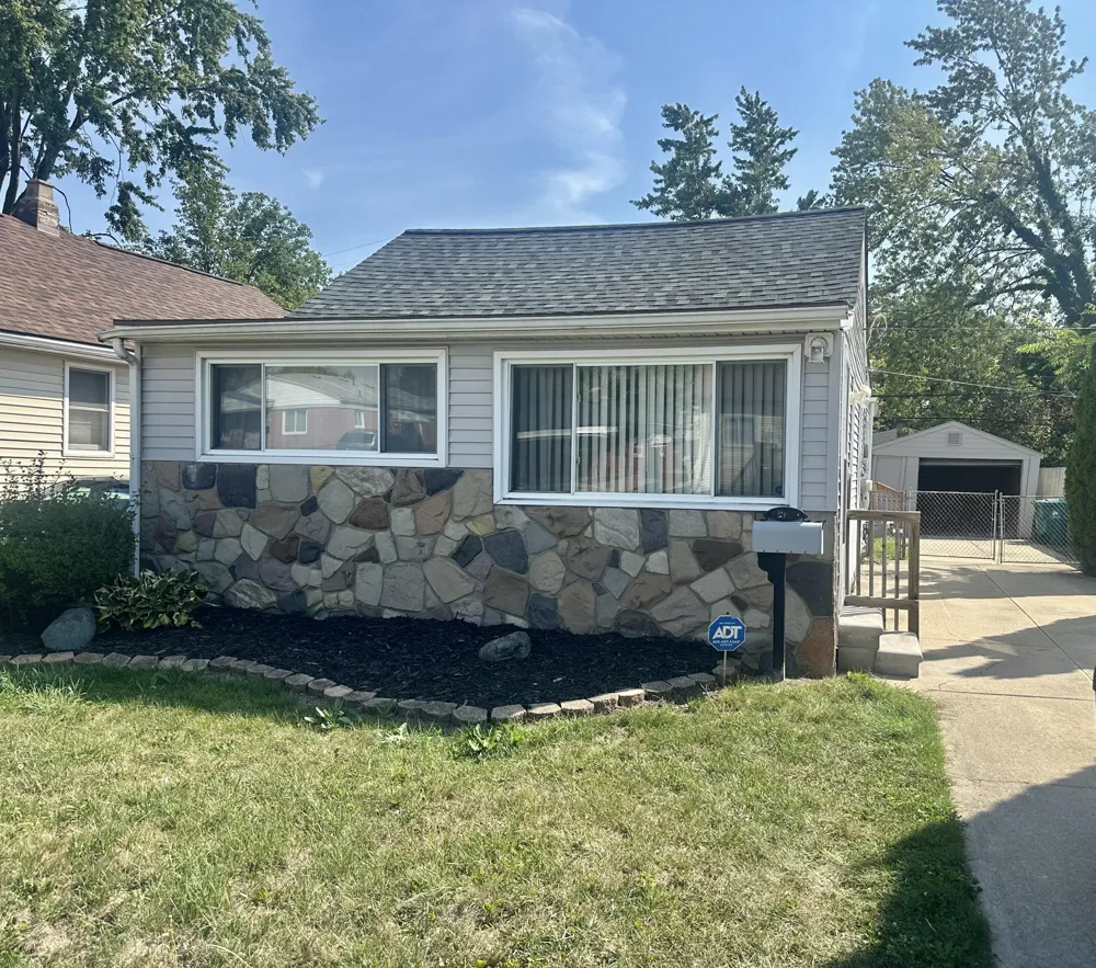 22464 Rein Avenue Eastpointe City, MI 48021