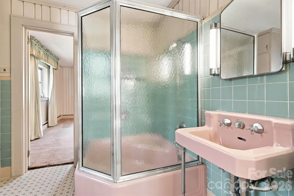 4830 Center Street Hickory, NC 28601