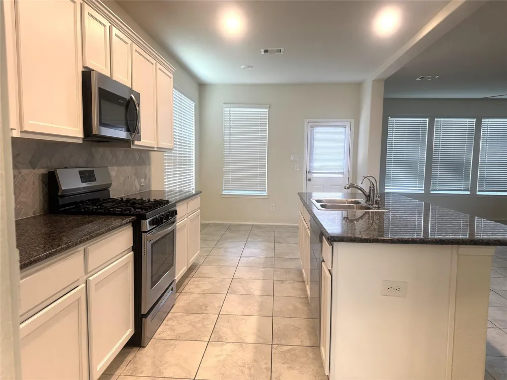 9431 Summer River Drive Richmond, TX 77406