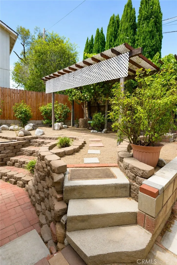 637 Birch Frazier Park, CA 93225