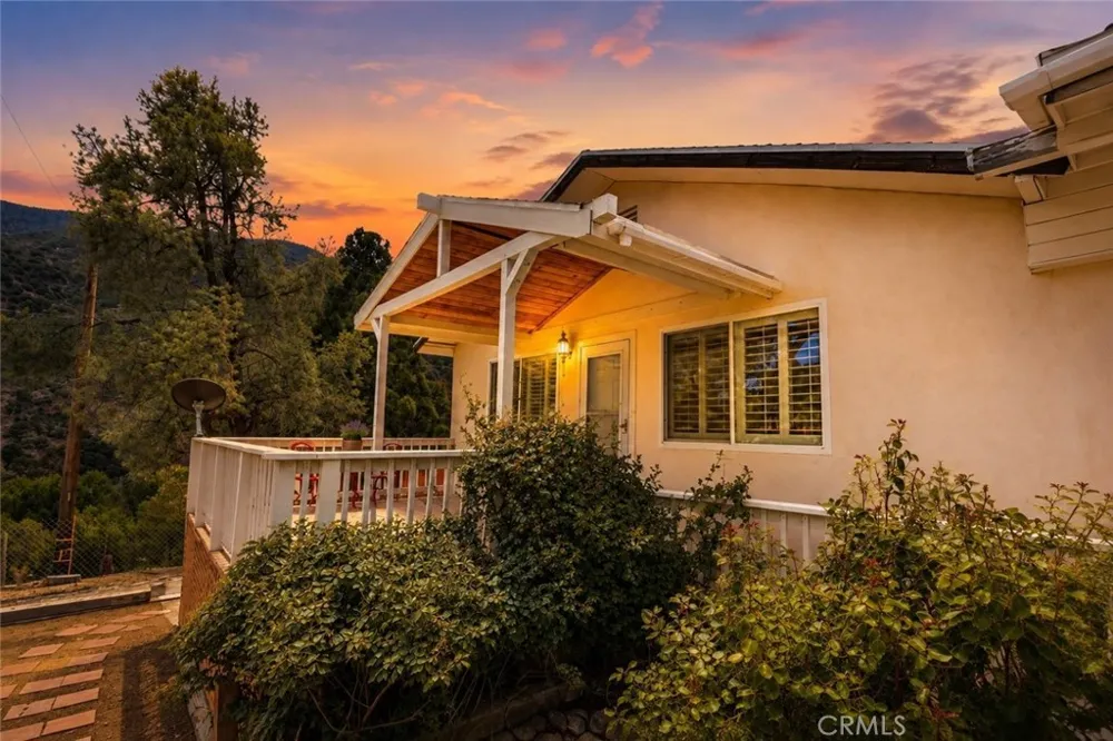 637 Birch Frazier Park, CA 93225