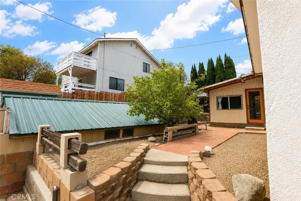 637 Birch Frazier Park, CA 93225