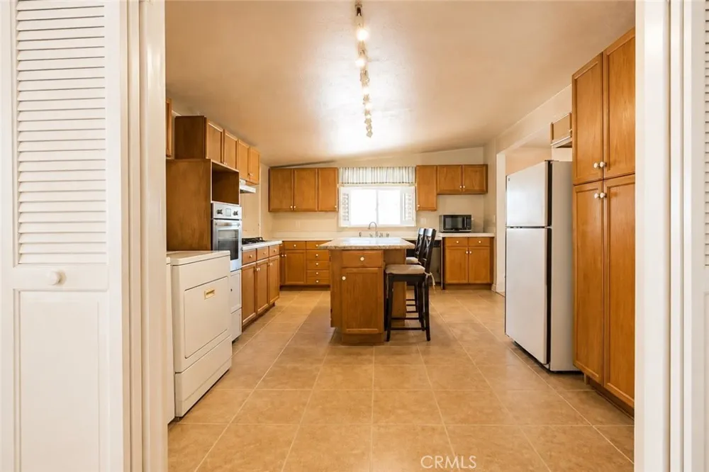 637 Birch Frazier Park, CA 93225