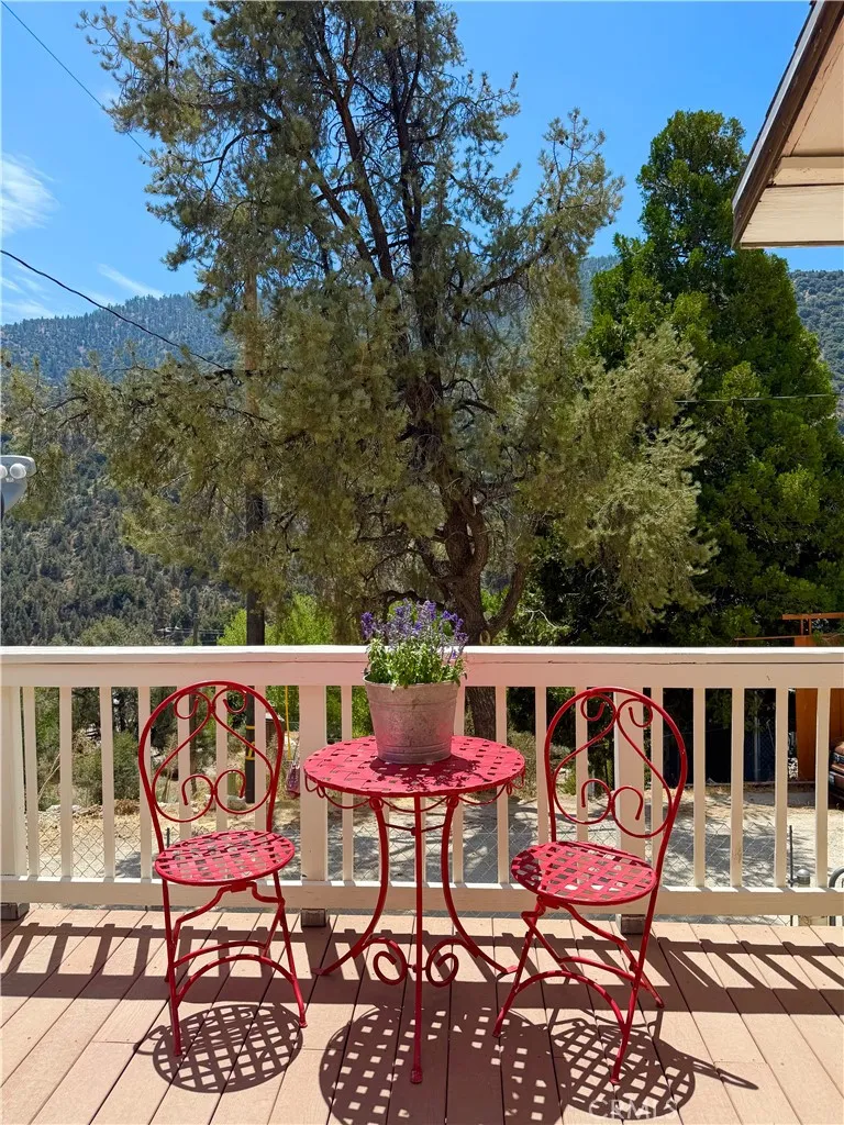 637 Birch Frazier Park, CA 93225