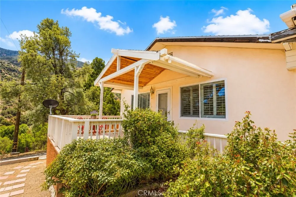 637 Birch Frazier Park, CA 93225