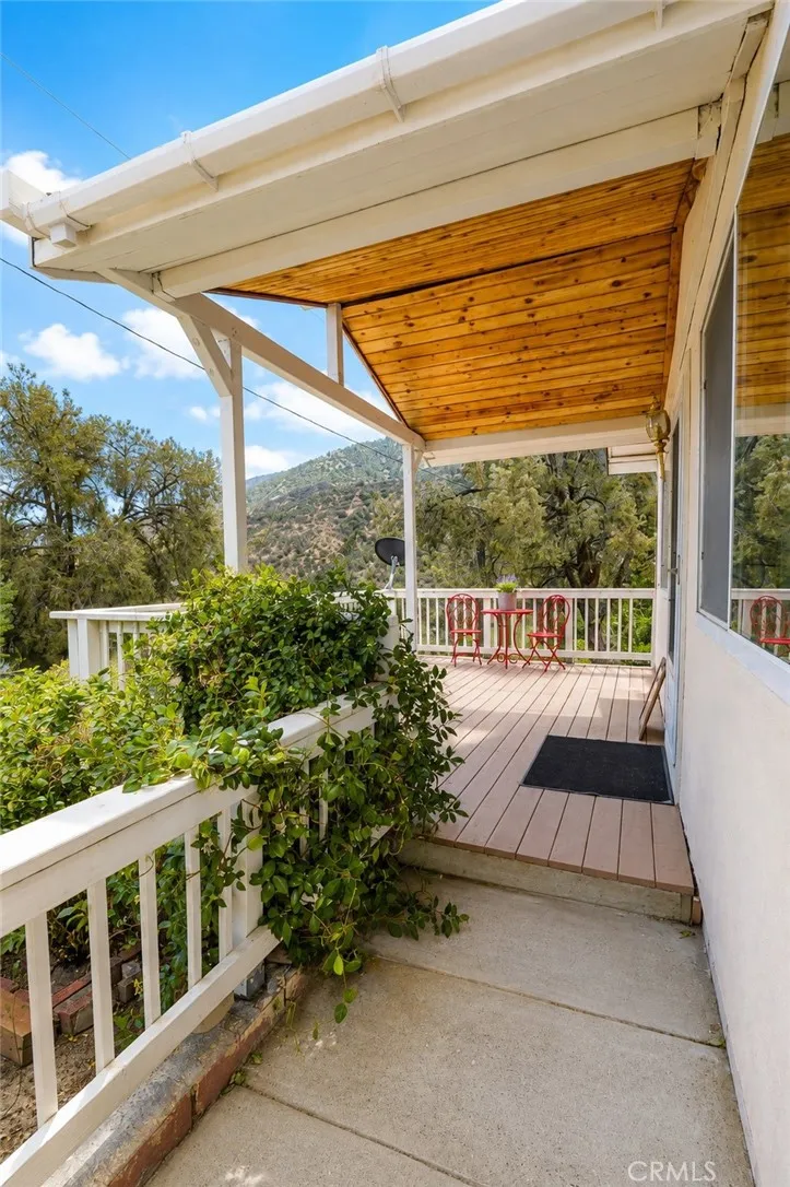 637 Birch Frazier Park, CA 93225