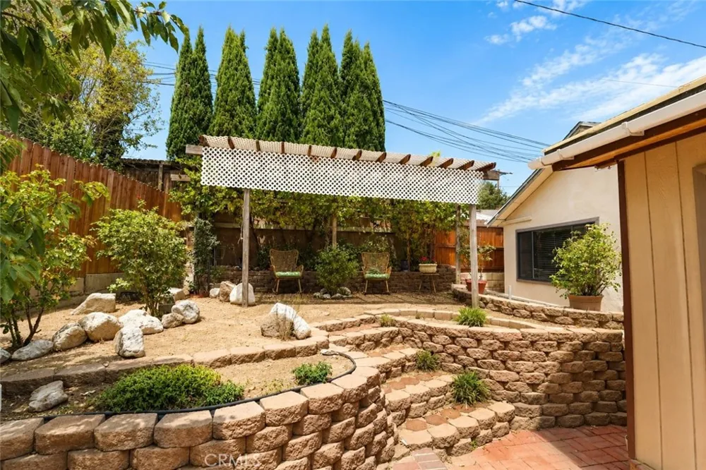 637 Birch Frazier Park, CA 93225