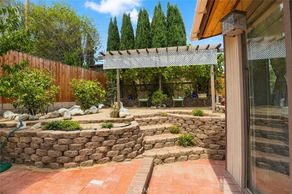 637 Birch Frazier Park, CA 93225