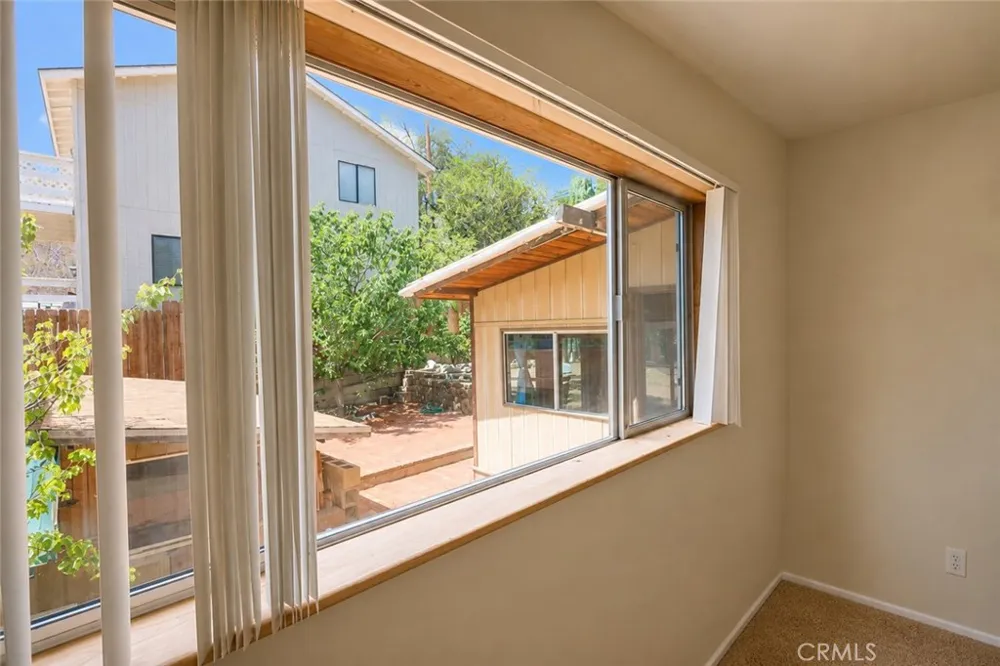 637 Birch Frazier Park, CA 93225