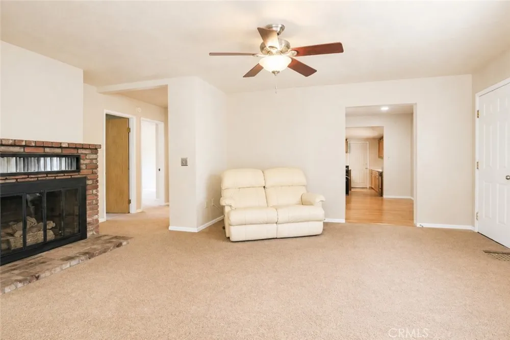 637 Birch Frazier Park, CA 93225